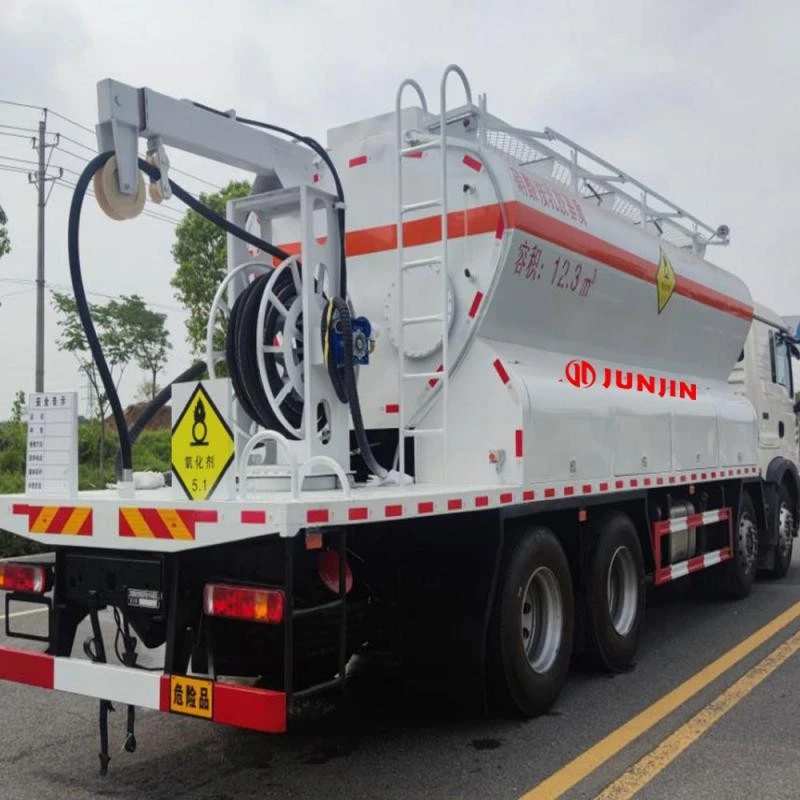 On-site Mixed Emulsion Explosive Truck3